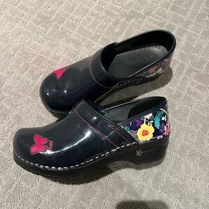 Koi Sanita clogs